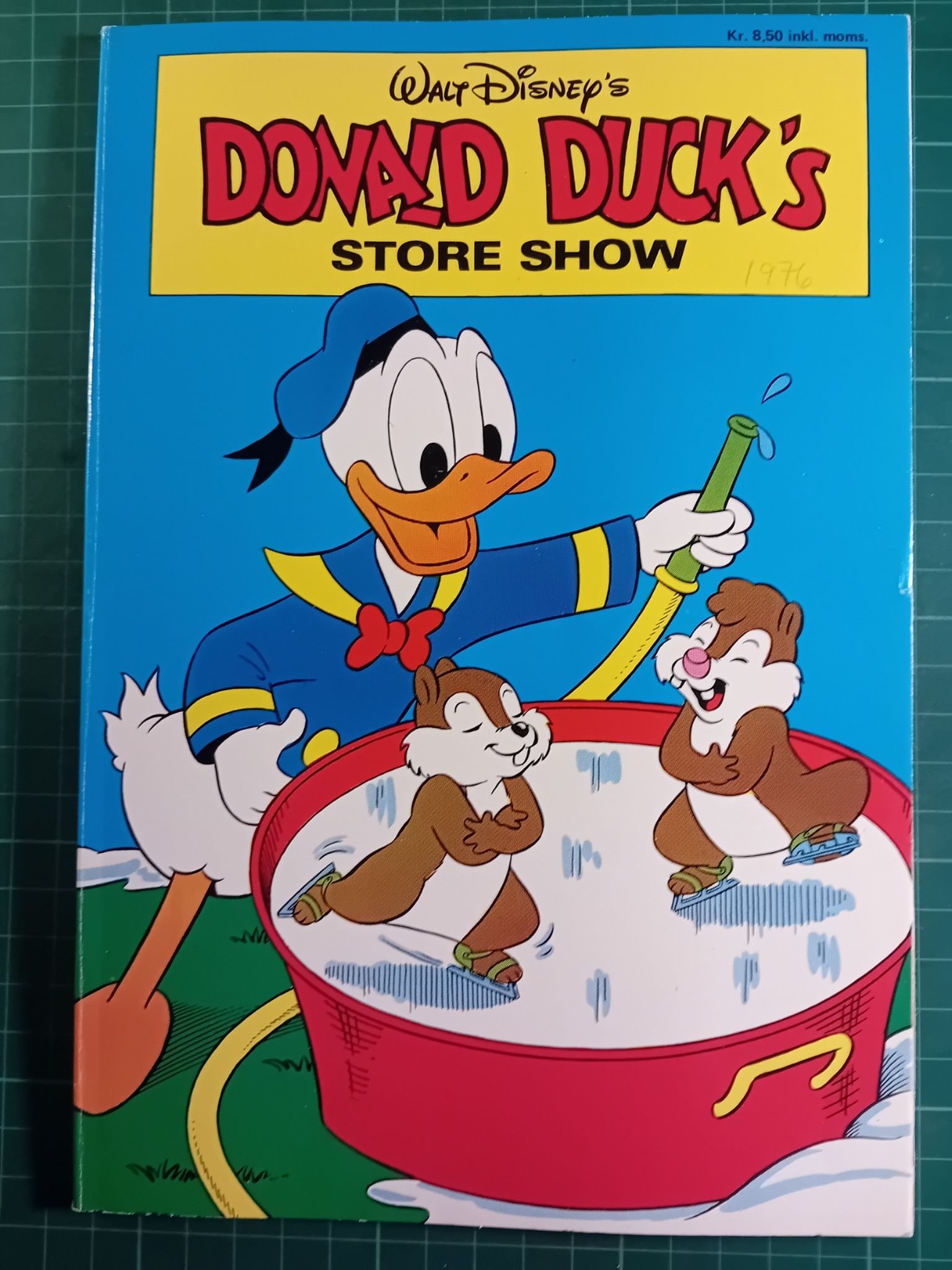 Donald Ducks 1976 Store show