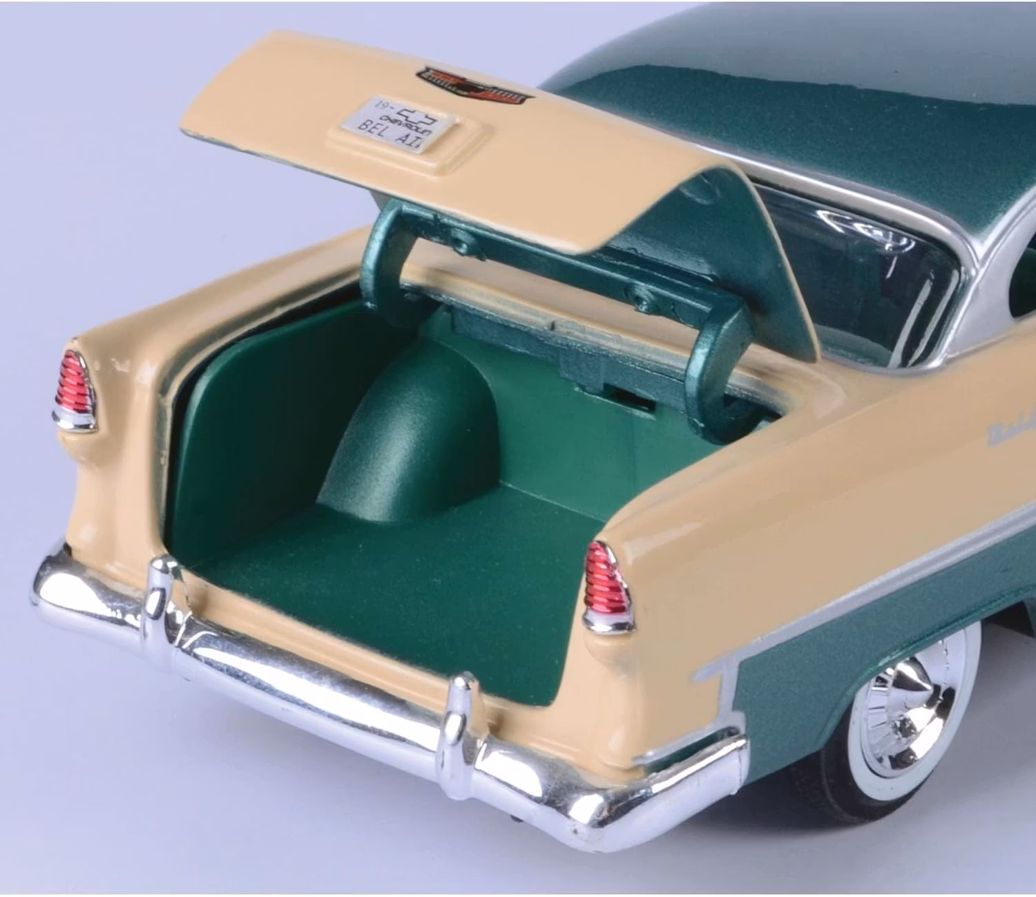 American Classic : Chevrolet Bel Air 1955 Grønn 1:24