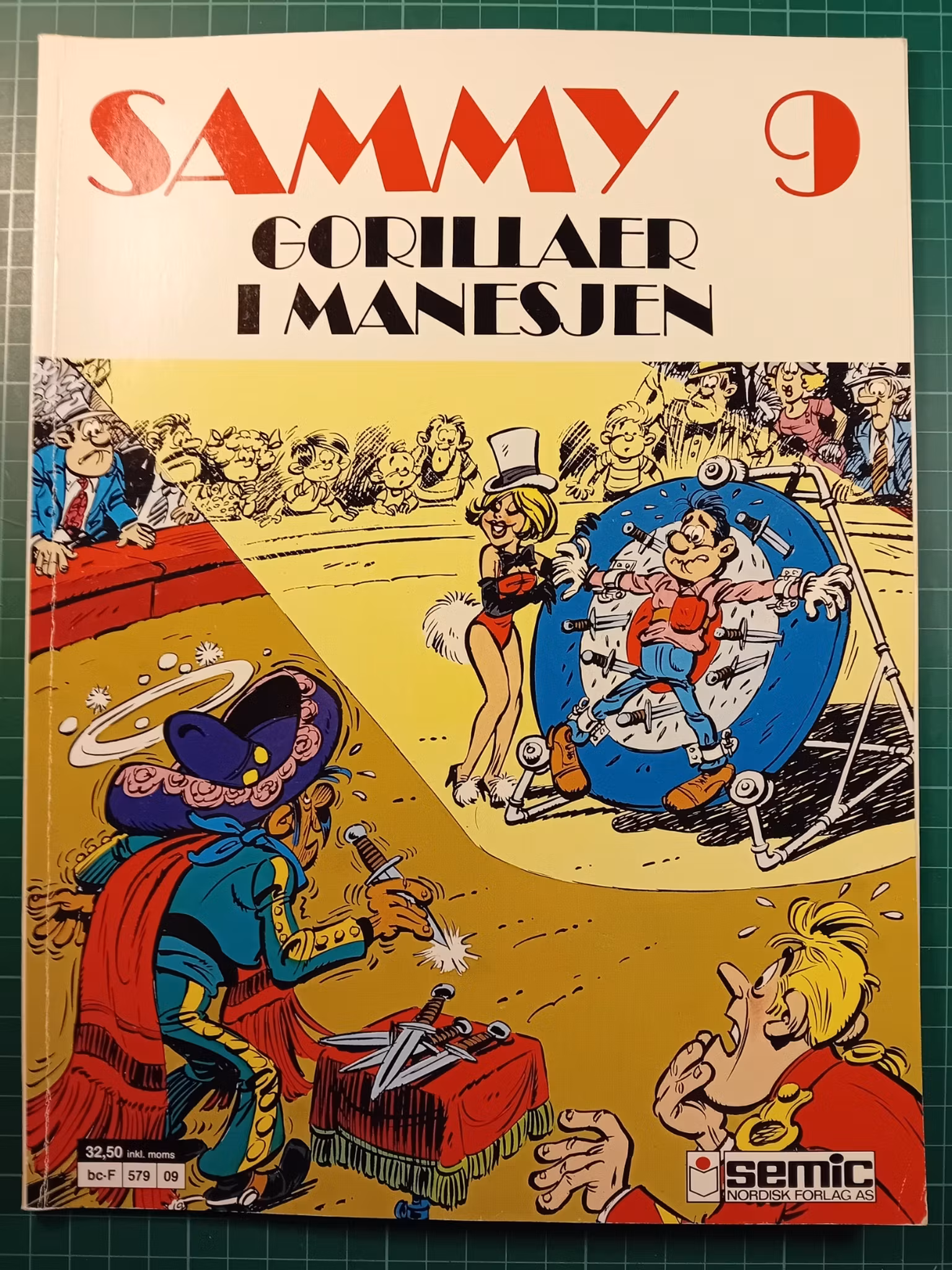 Sammy 09 Gorillaer i manesjen