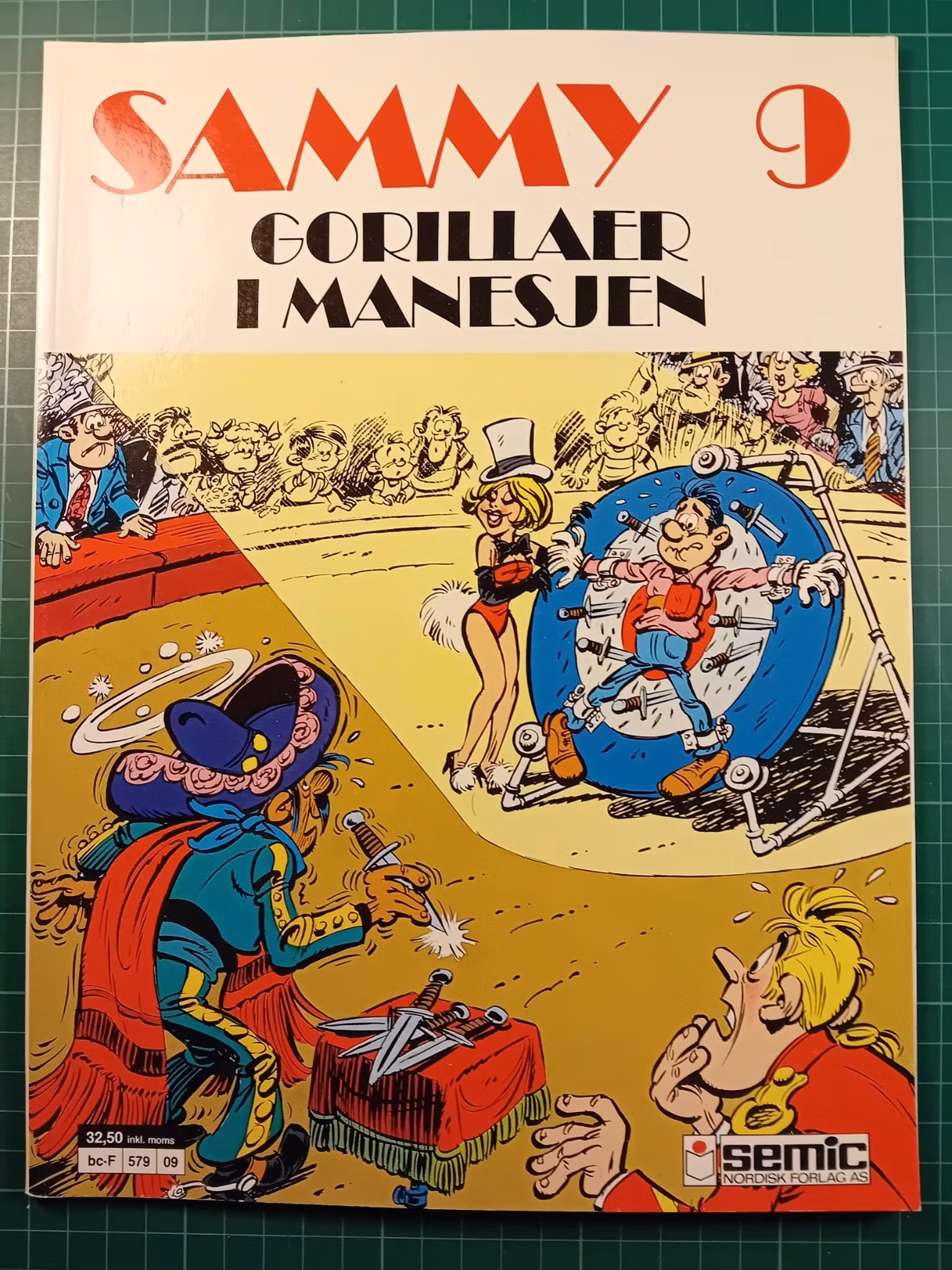 Sammy 09 Gorillaer i manesjen