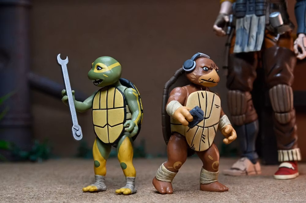 TMNT (The Last Ronin The Lost Years) Action Figure Grammy April with Baby Yi & Moja 18 cm (Totalpris 898-)