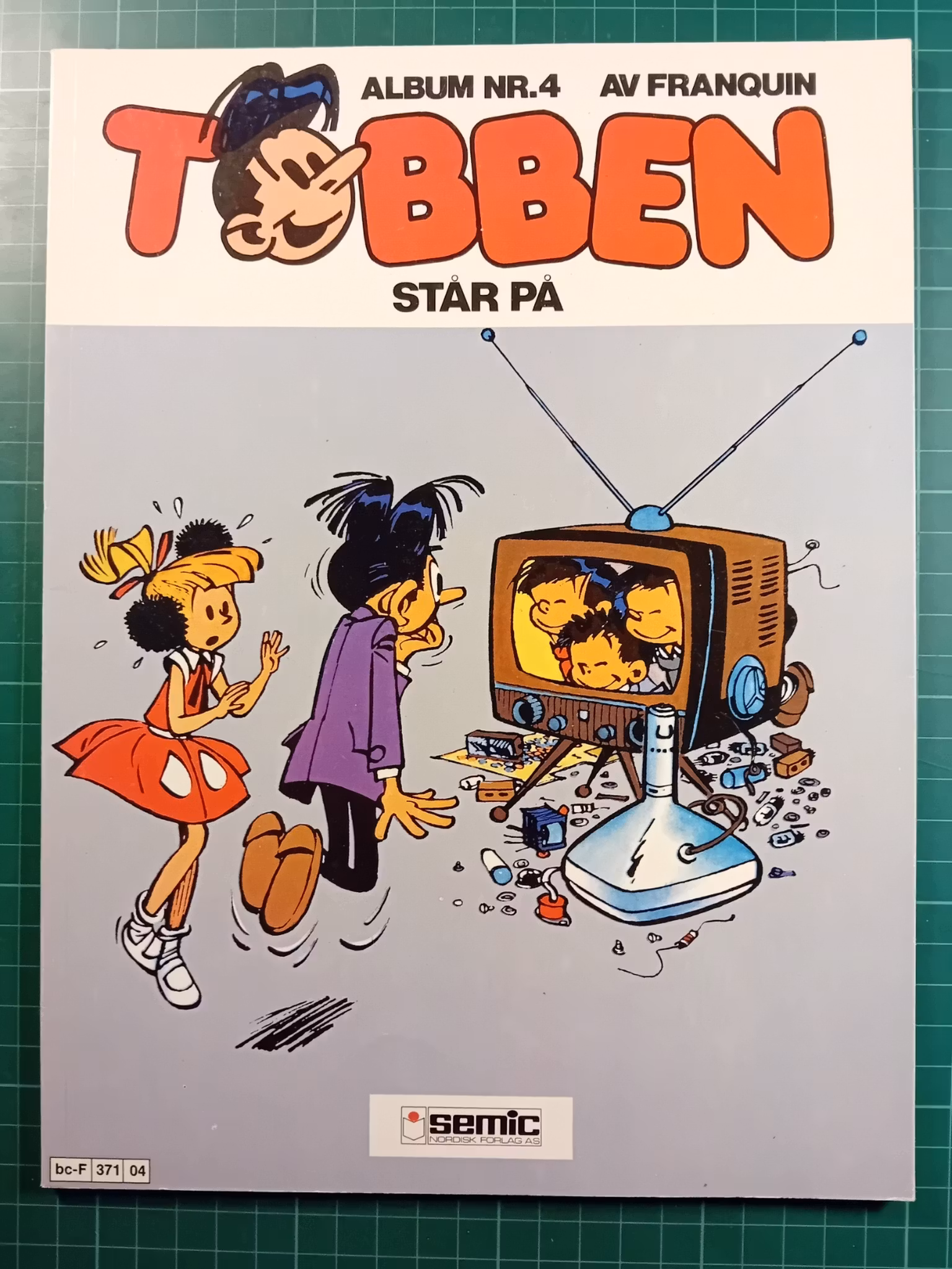 Tobben 4 Tobben står på