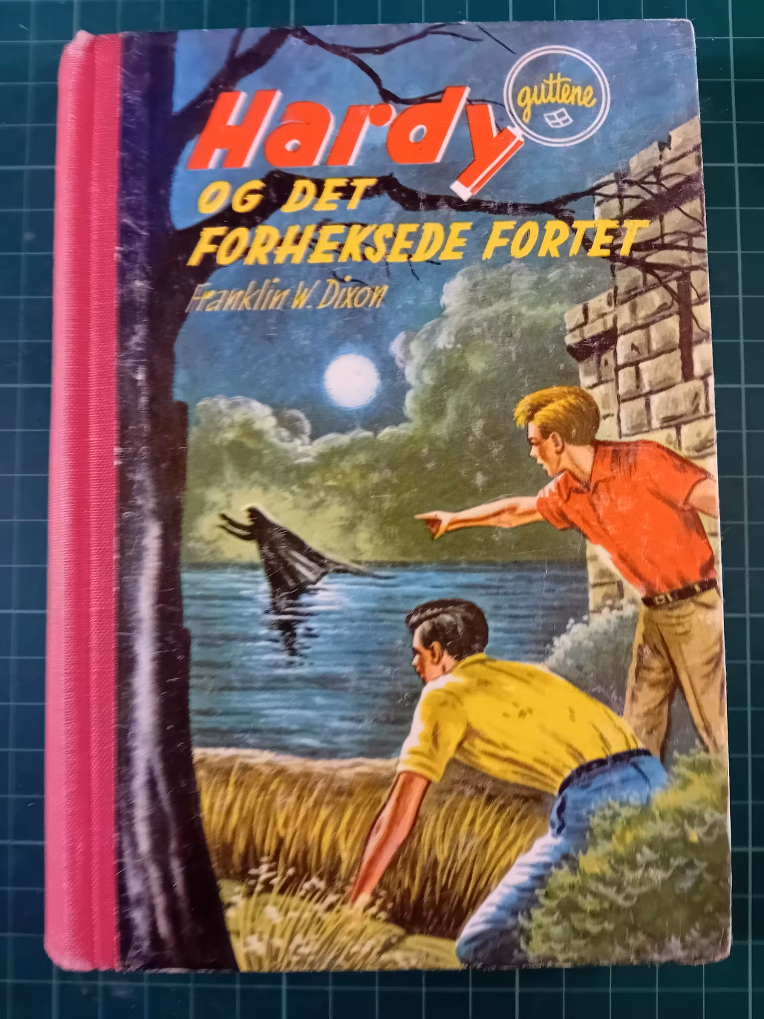 044 Hardy-guttene og det forheksede fortet