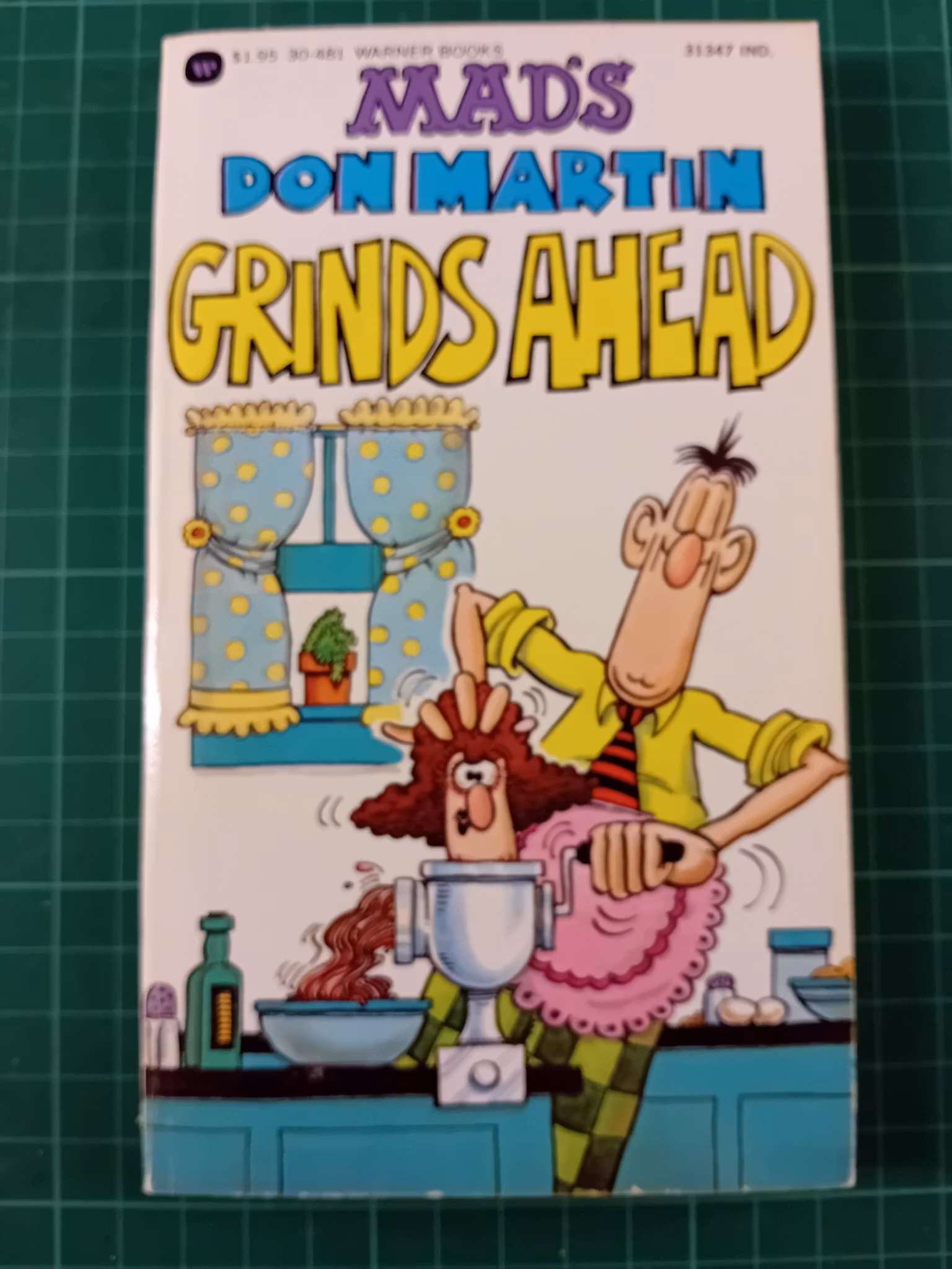 Mad's Don Martin grinds head (USA)