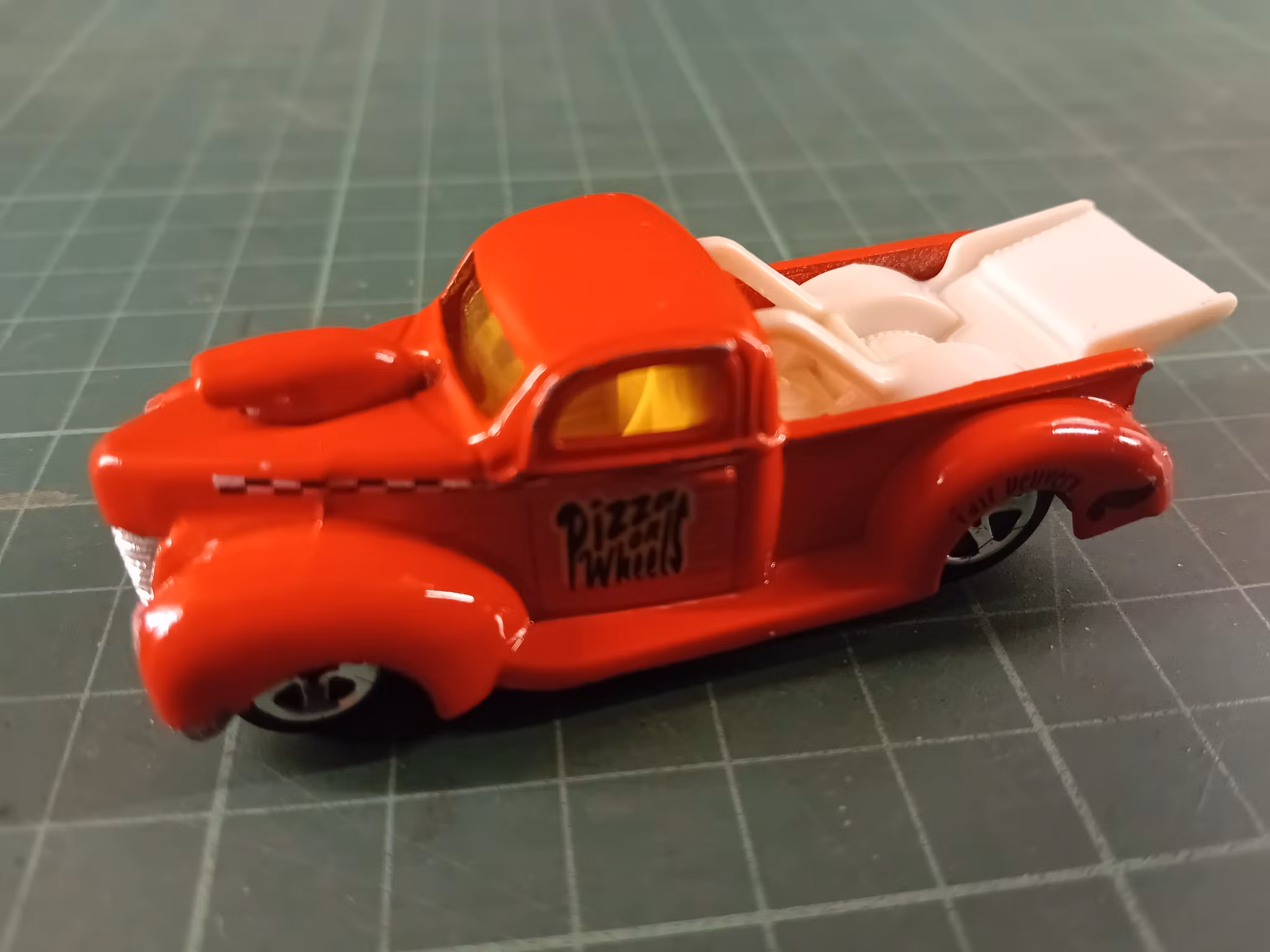Hot Wheels Ford 1949 Pizza on Wheels