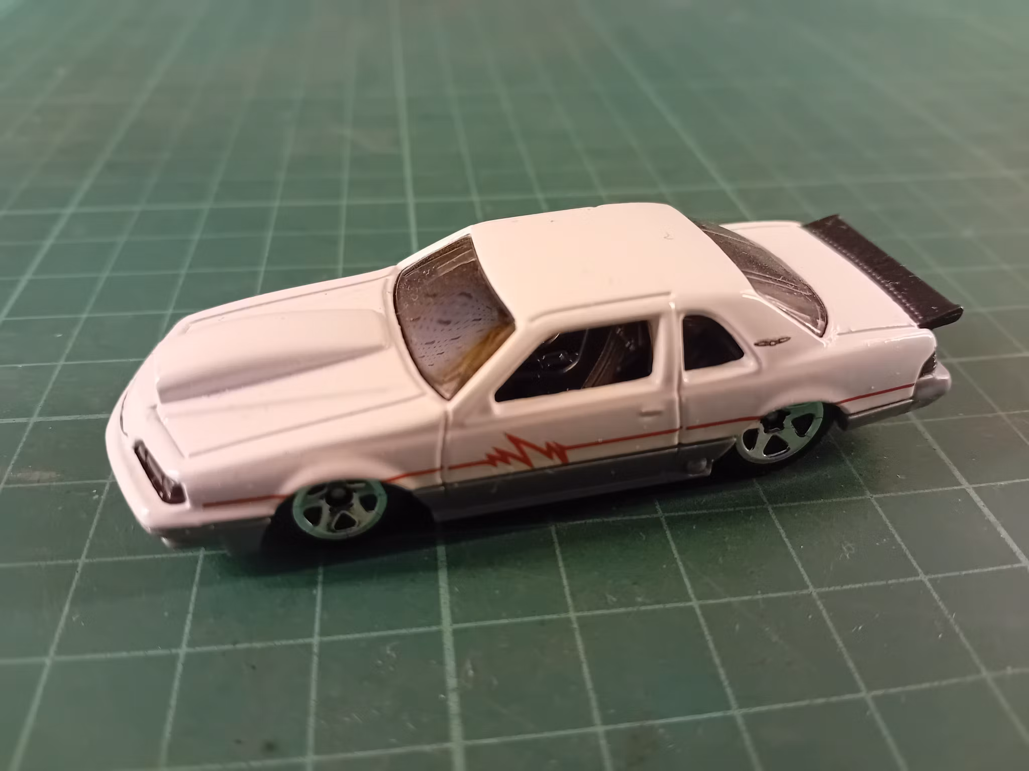Hot Wheels Ford Thunderbird 1988