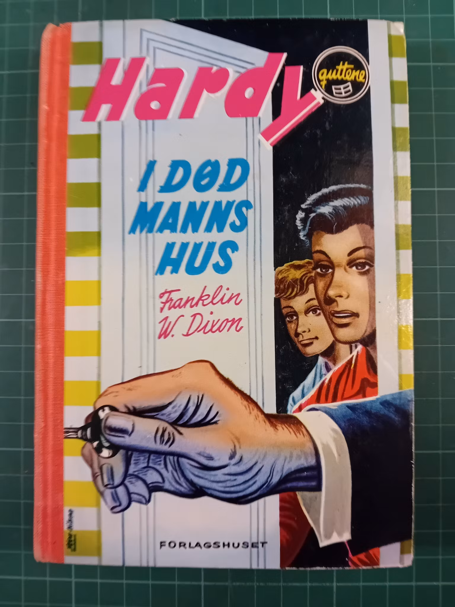 025 Hardy-guttene i død manns hus