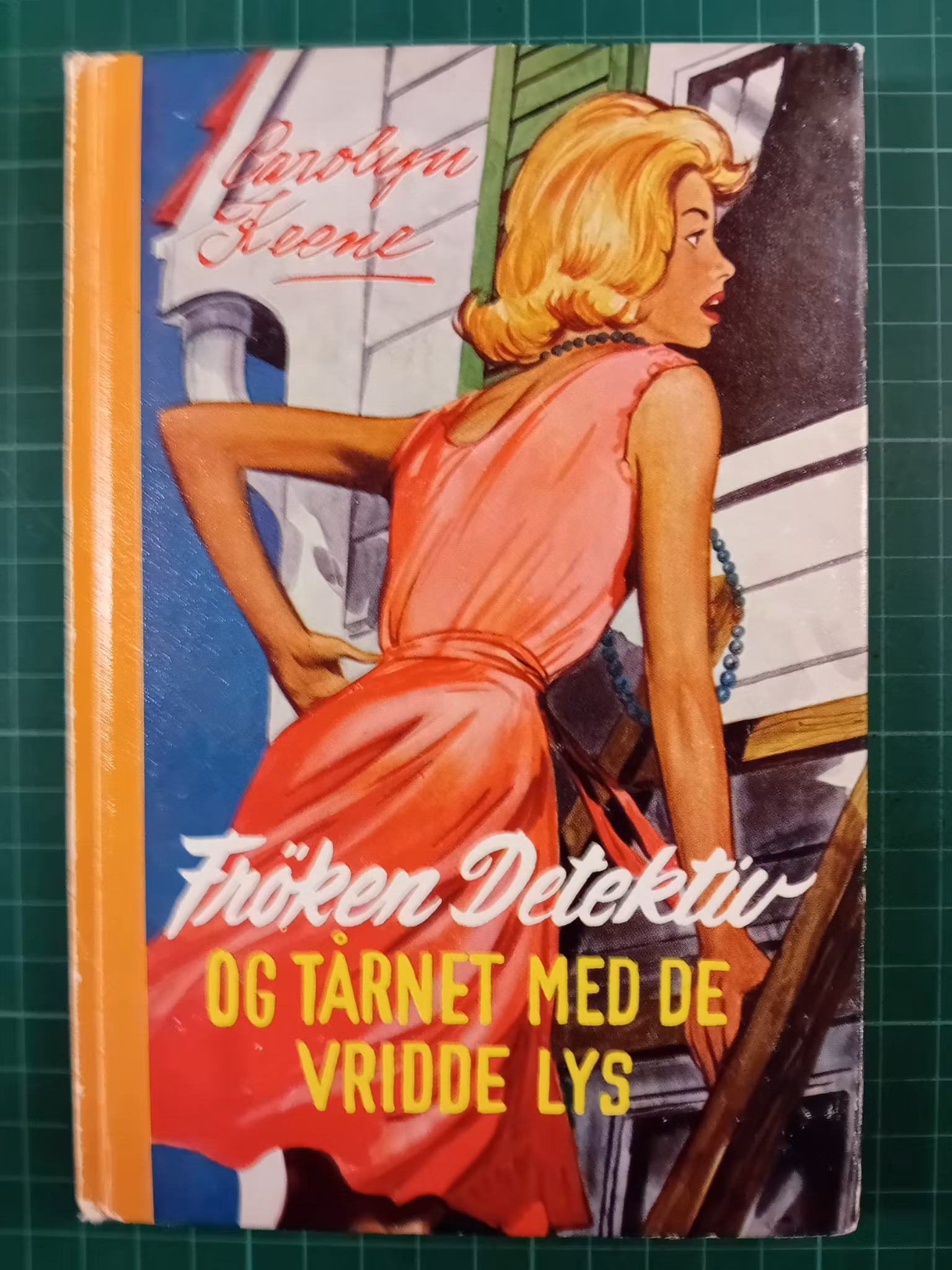 Frøken Detektiv 08 og tårnet med de vridde lys