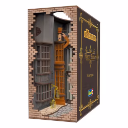 Byggesett Harry Potter Tiny Adventures Book Nook Mini Diorama Diagon Alley 23 cm med lys (Totalpris 629,-)