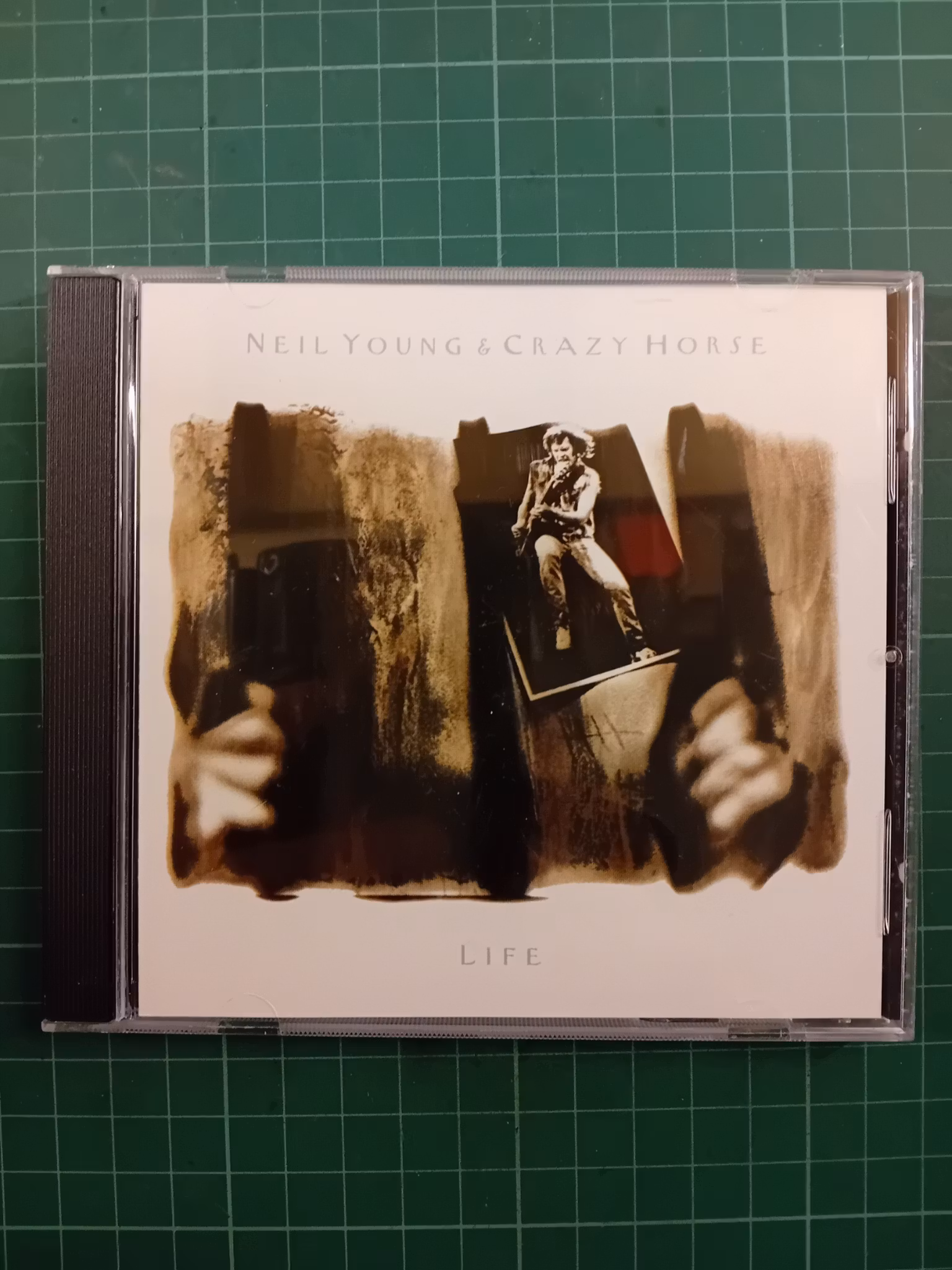 Neil Young & Crazy Horse – Life