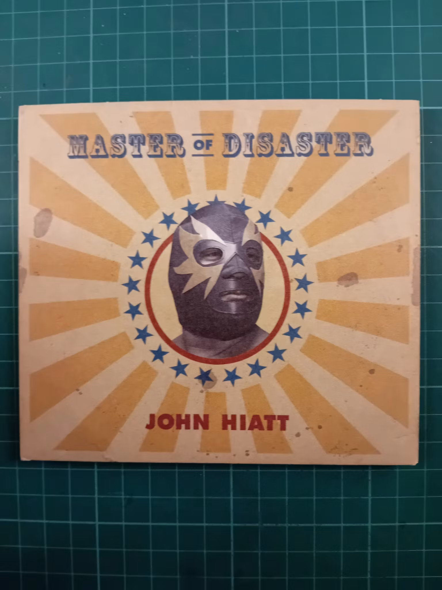 John Hiatt – Master Of Disaster (pappcover)