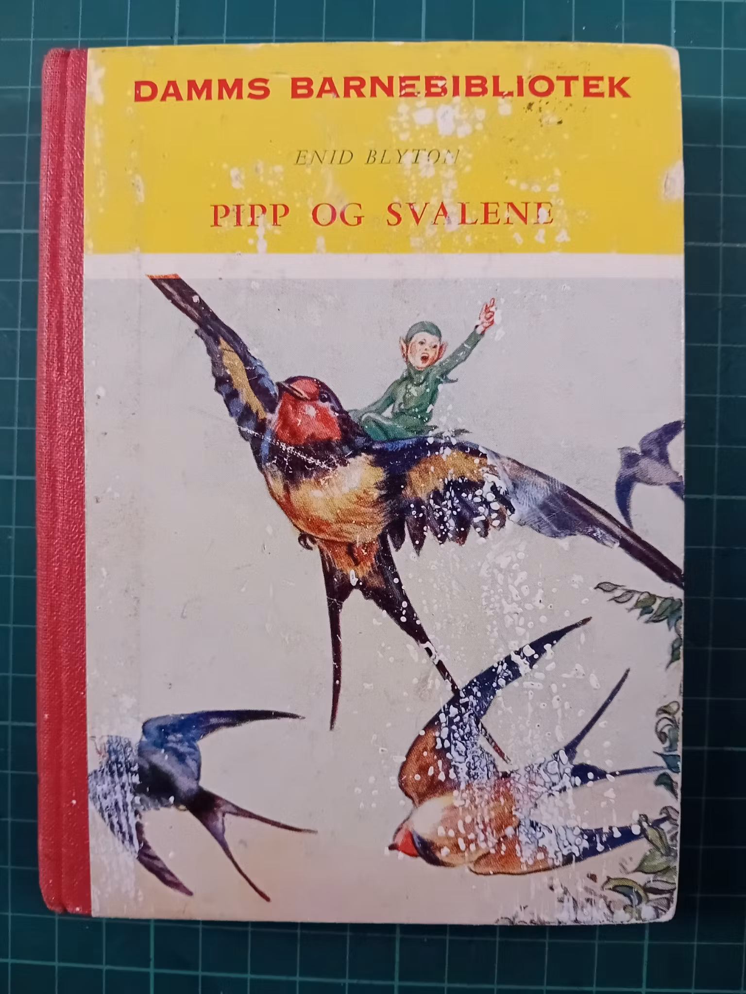 Damms barnebibliotek #37 Pipp og svalene