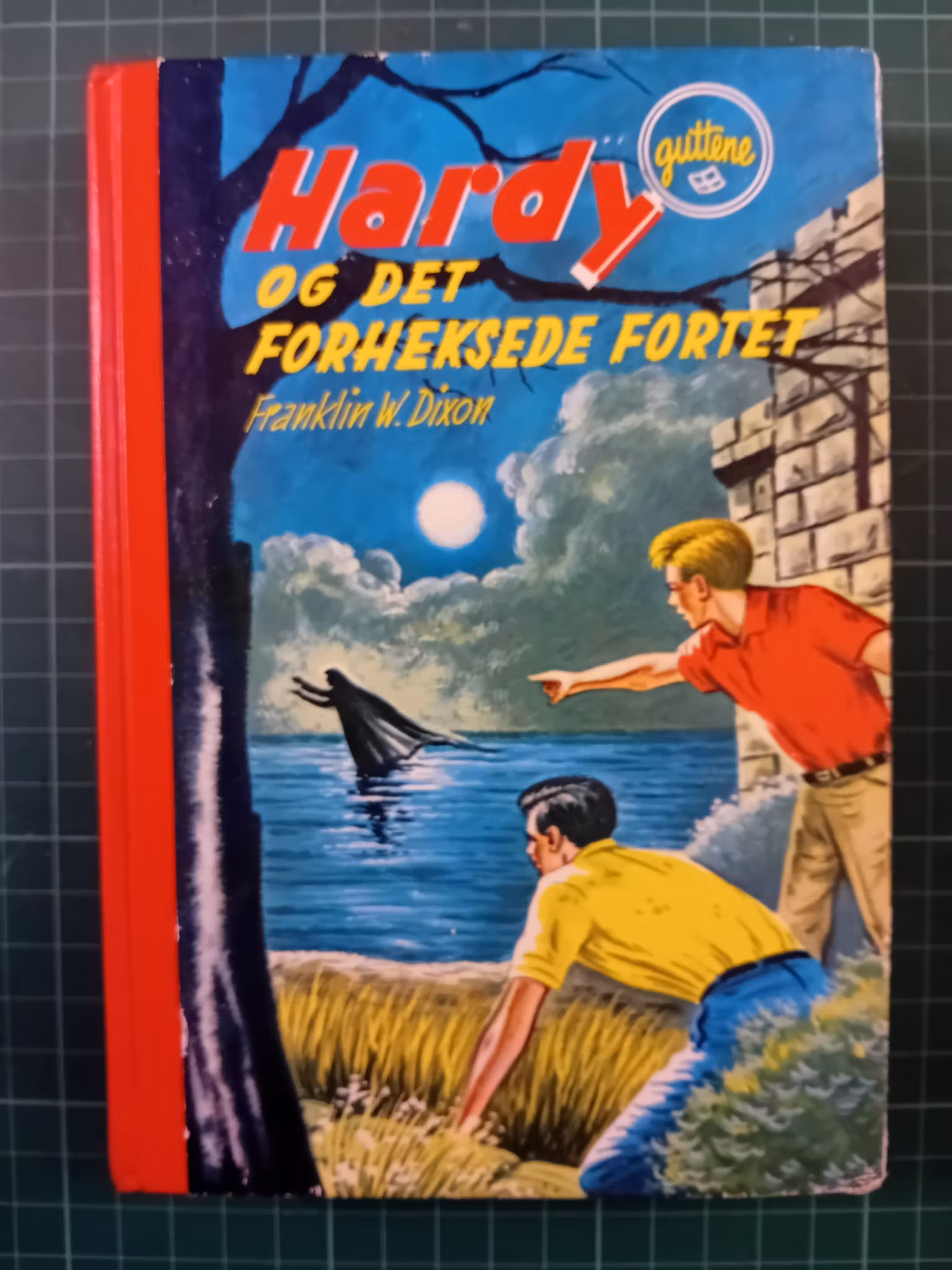 044 Hardy-guttene og det forheksede fortet