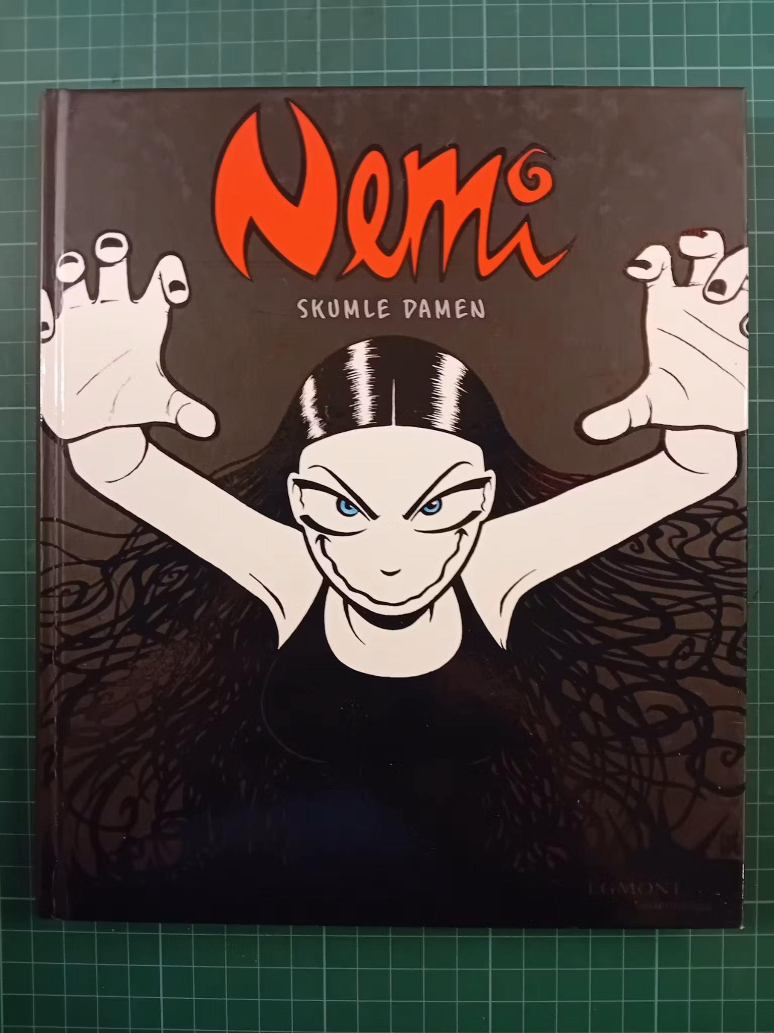 Nemi bok 04 Skumle damen