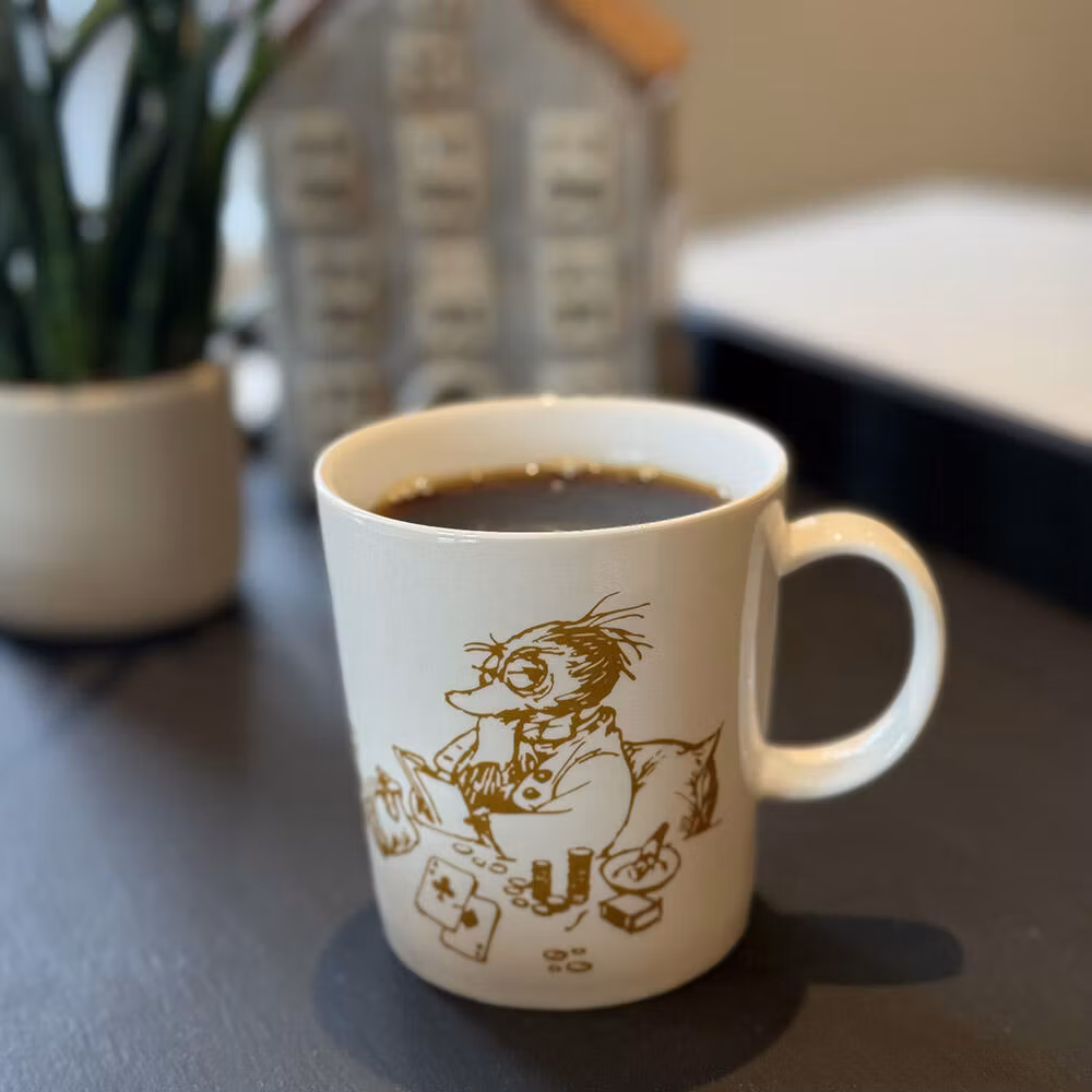 Flåklypa porselenkopp - Solan spiller poker 330ml