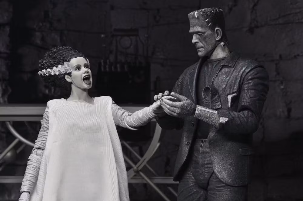 Universal Monsters 2-Pack Action Figure Bride of Frankenstein 90th Anniversary The Monster & His Mate (B&W) 18 cm (Totalpris 1059,-)