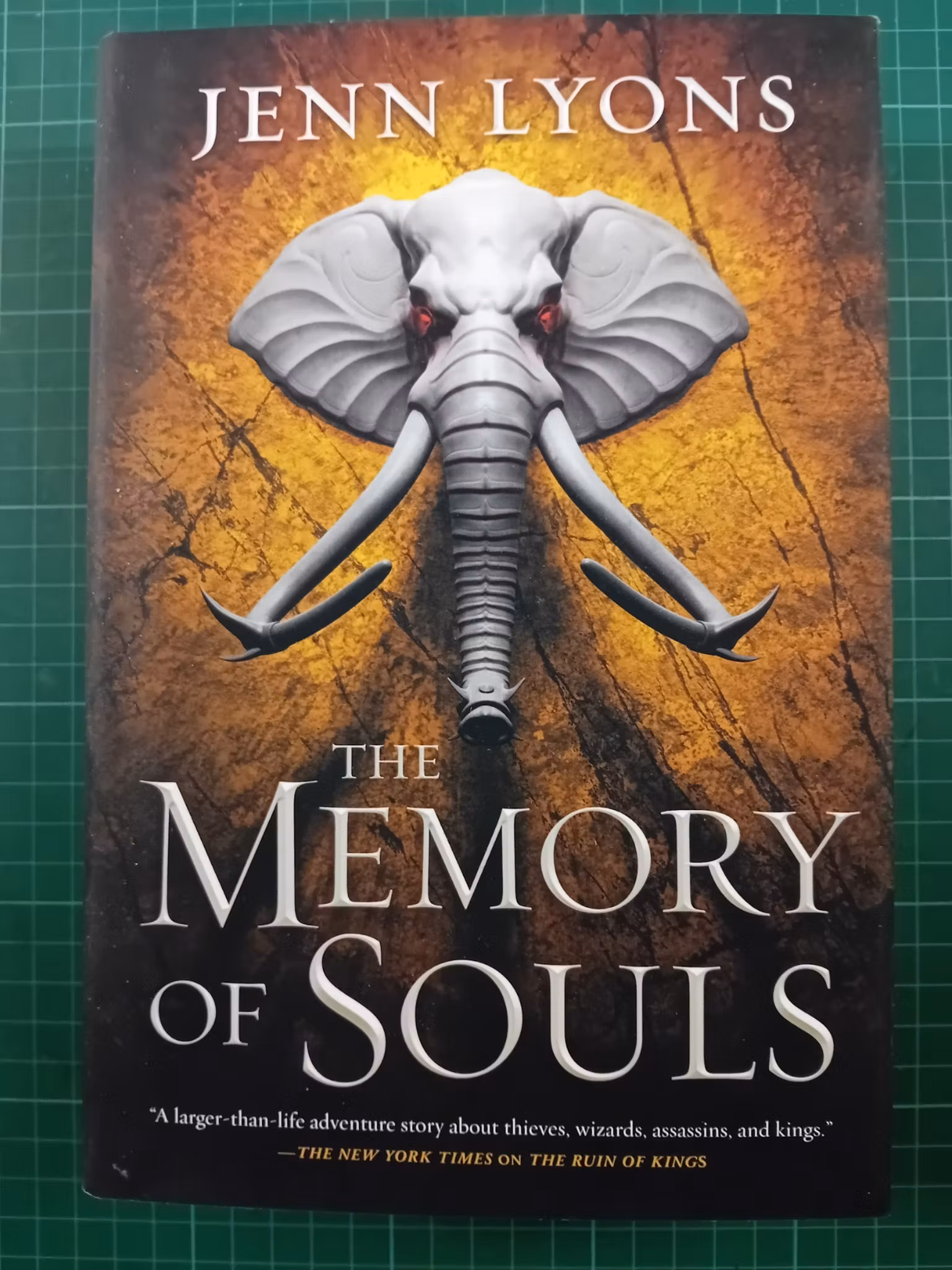 Jenn Lyons : The Memory of Souls: A Chorus of Dragons, Book 3