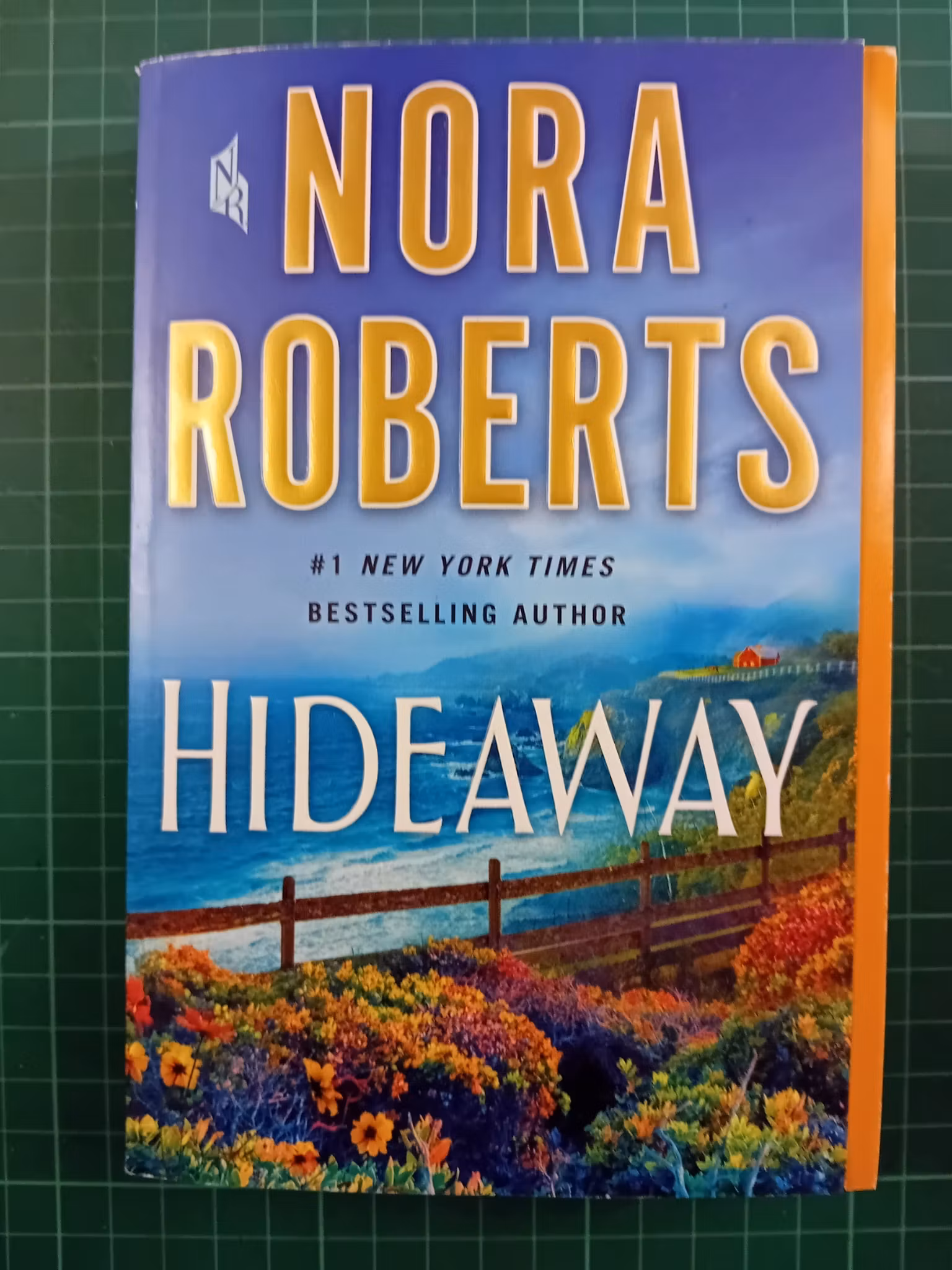 Nora Roberts : Hideaway