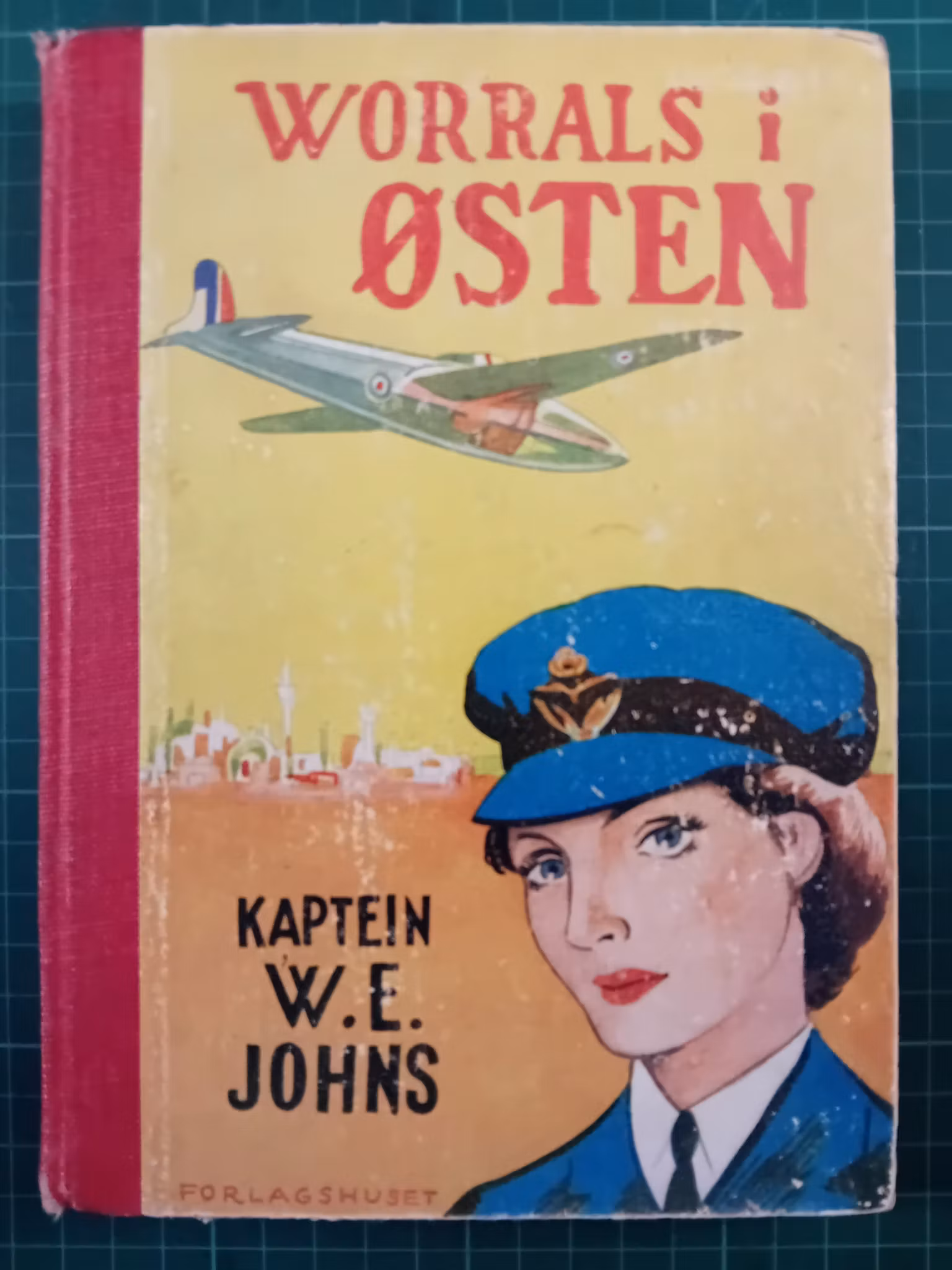 Worrals i østen