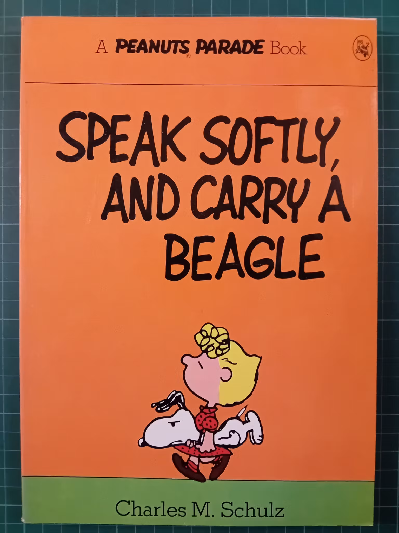 Peanuts : Speak softly and carry a beagle
