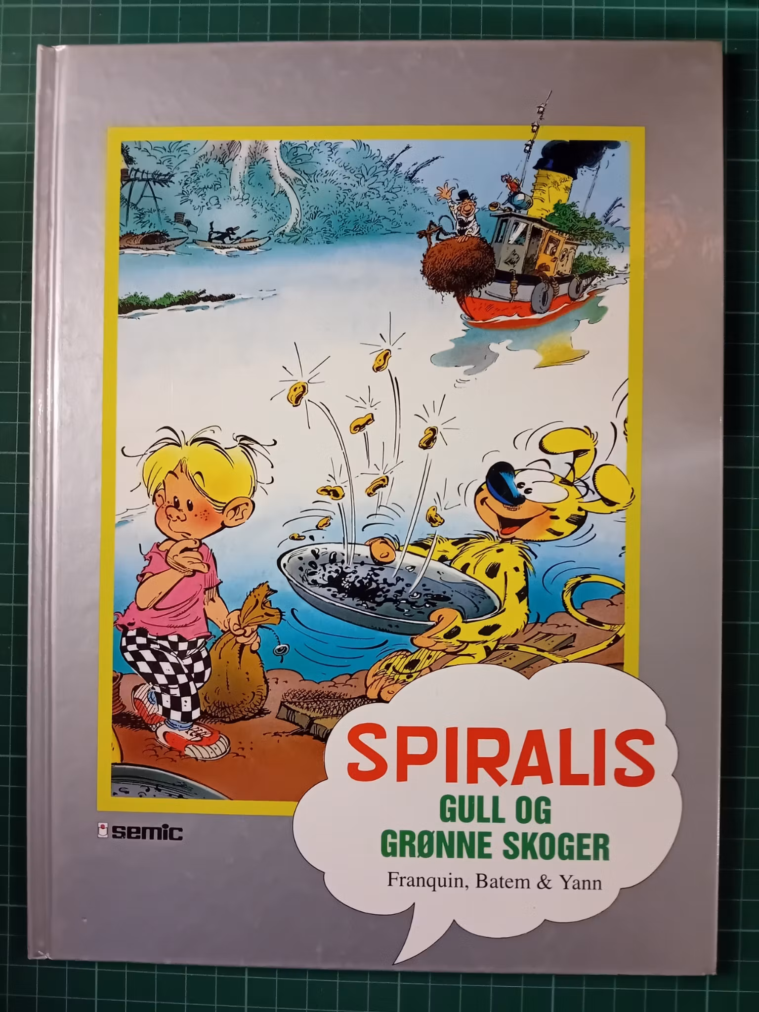 Spiralis Spiralis gull og grønne skoger