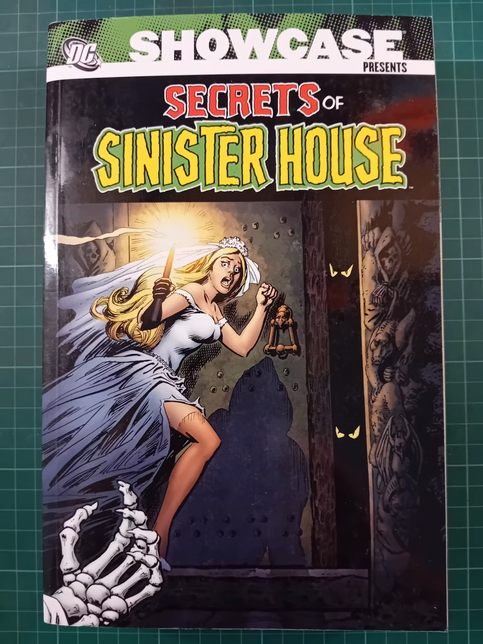 DC Showcase Secrets of sinister house