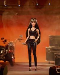 Barbie Signature Doll Miley Cyrus (totalpris 949,-)