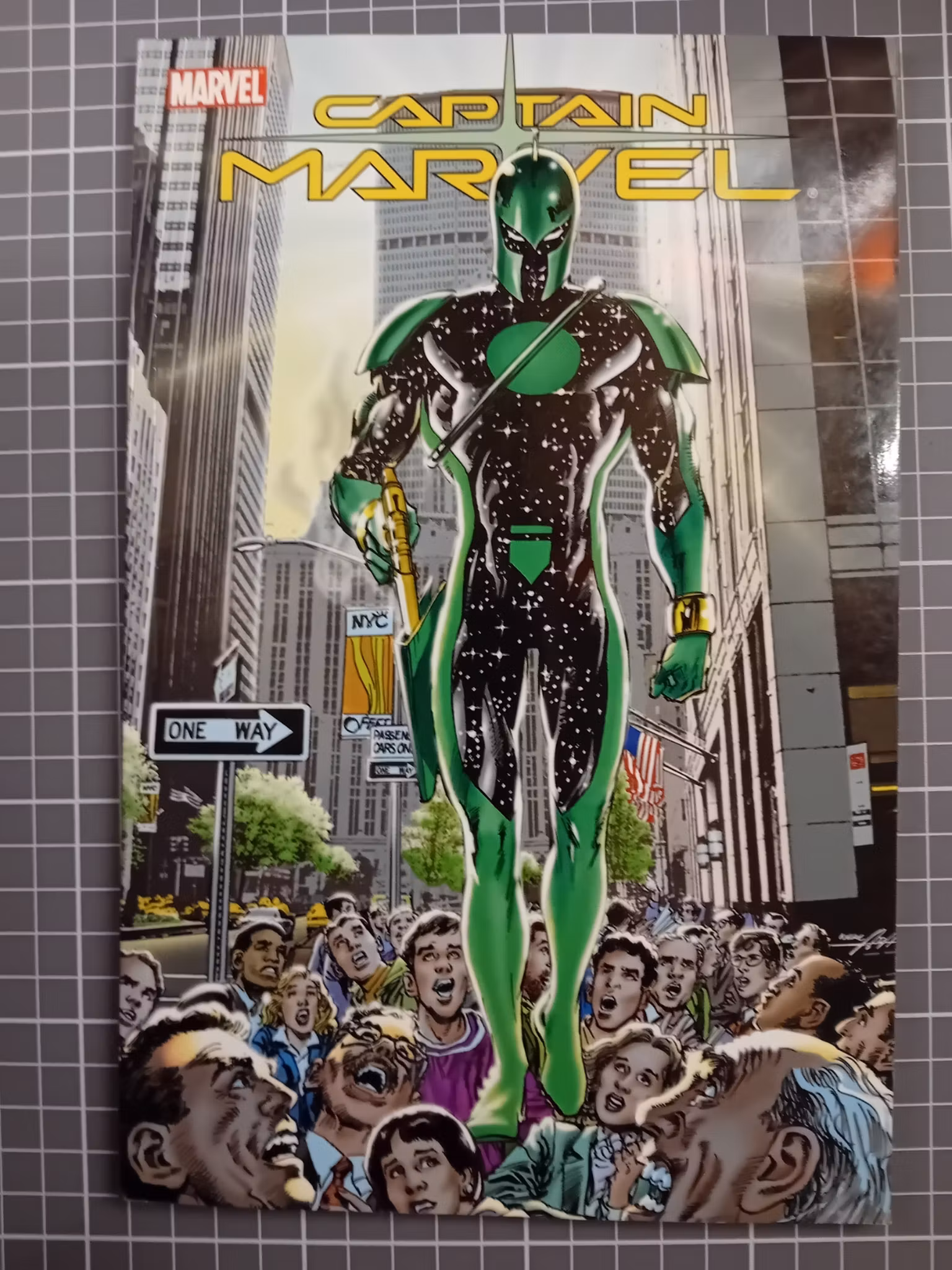 Captain Marvel Crazy like a fox vol 3