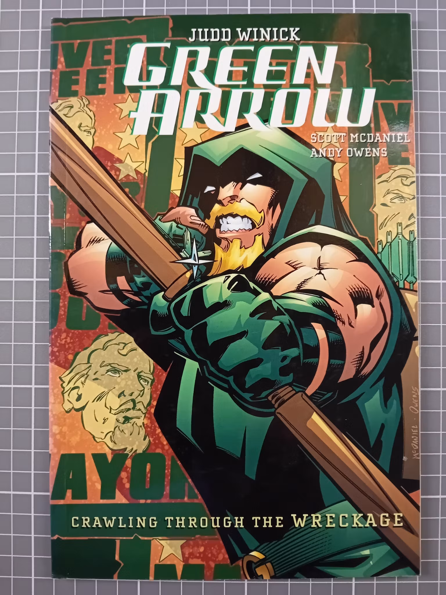 Green Arrow 08 Crawling trough the wreckage