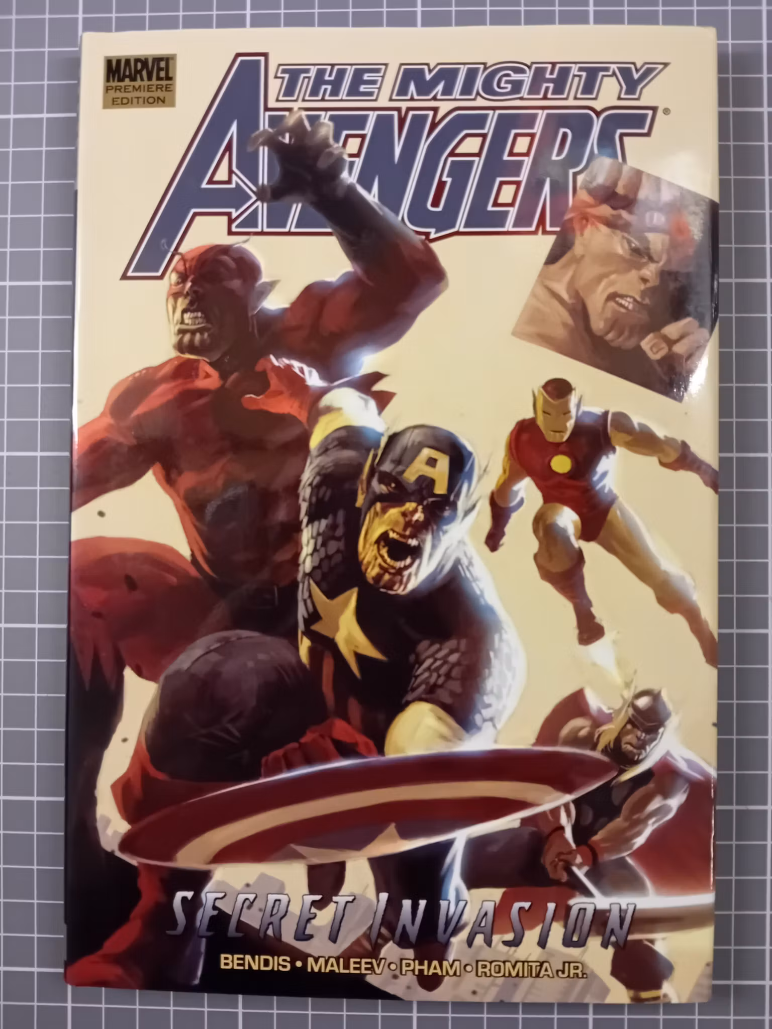 Mighty Avengers Vol 3 Secret invasion book 1 (Hardcover)