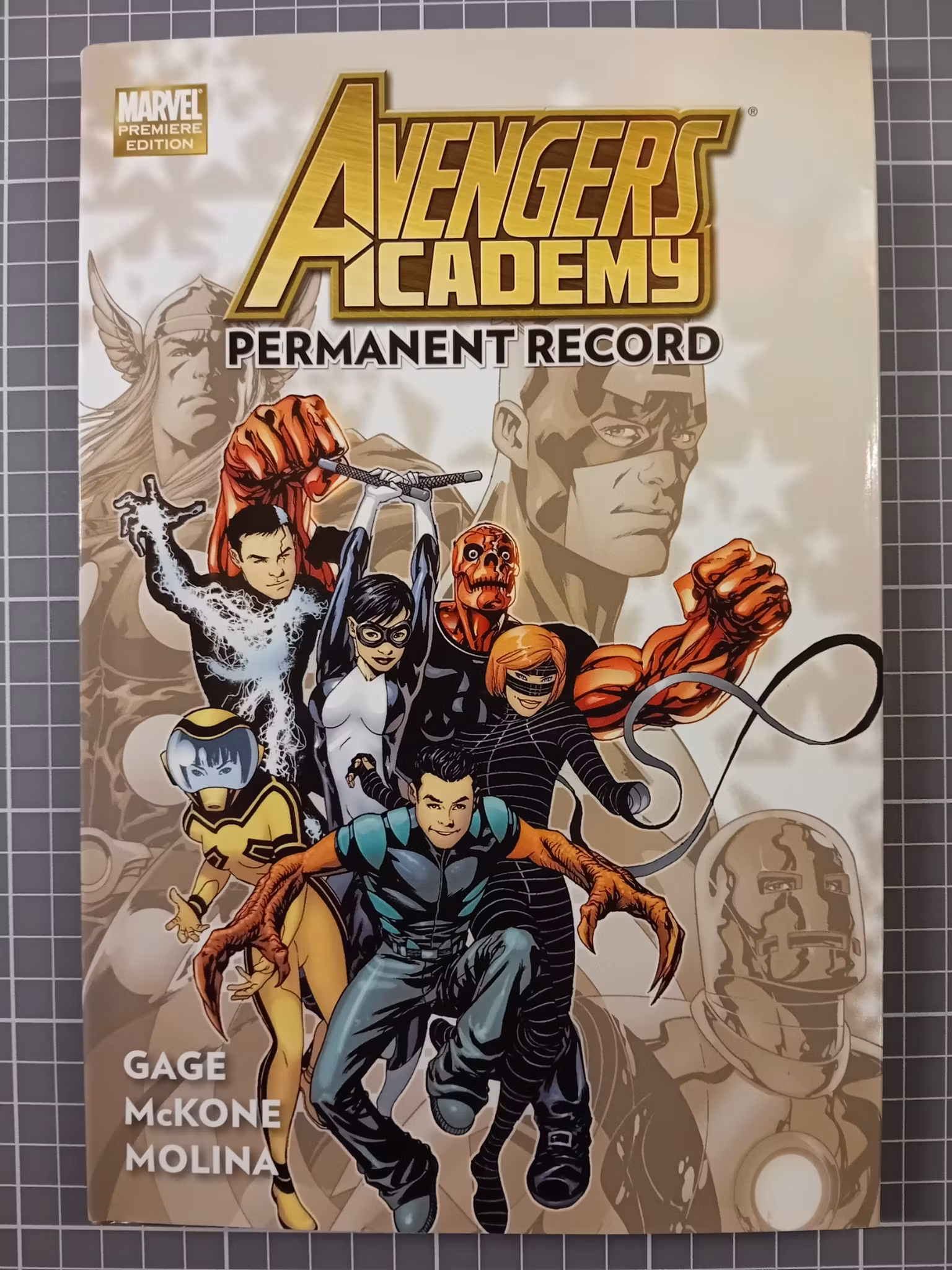 Avengers Academy Permanent record (Hardcover)
