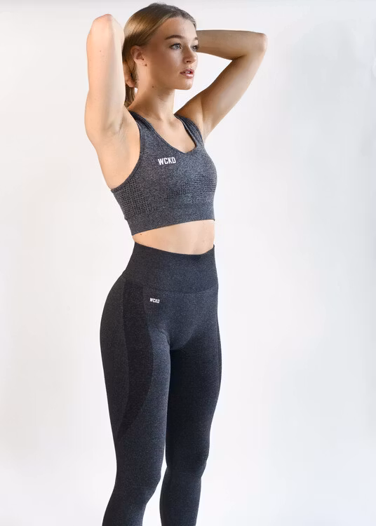 CURVED TOP    GRÅSVART