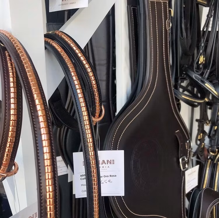 Pariani Lädergrimma med Roséguldklinkers