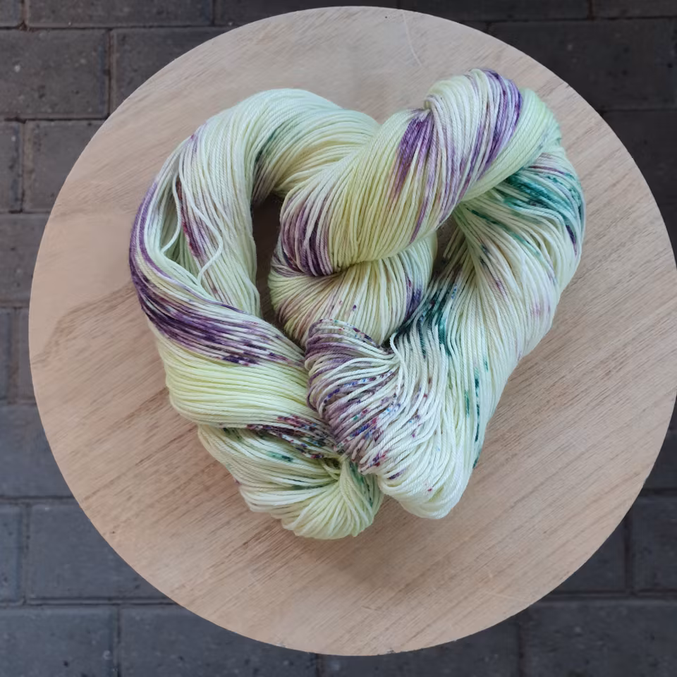 En ny vår -tynt sokkegarn