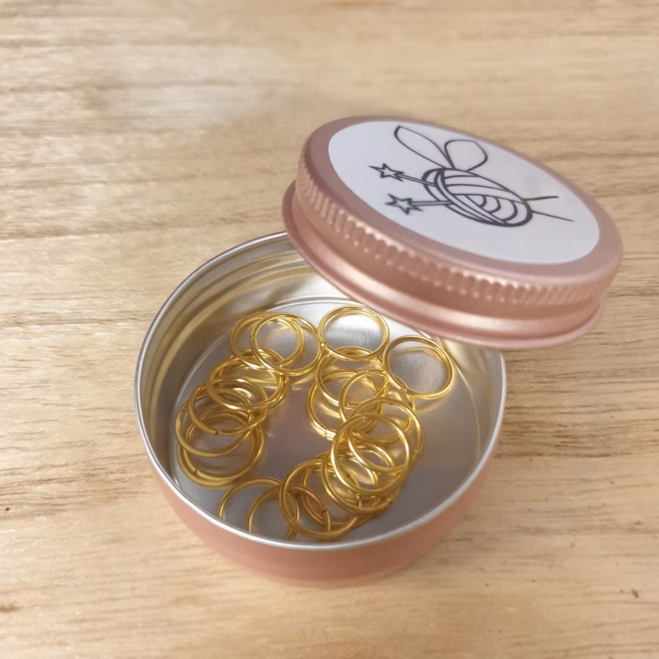 Garnfeene eske med markører