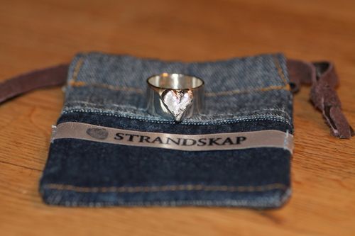 CASTED HEART RING BRED - Silverring med sandgjutet hjärta