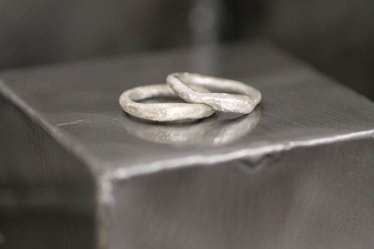 SANDWAVE - Gjuten ring av återvunnet silver