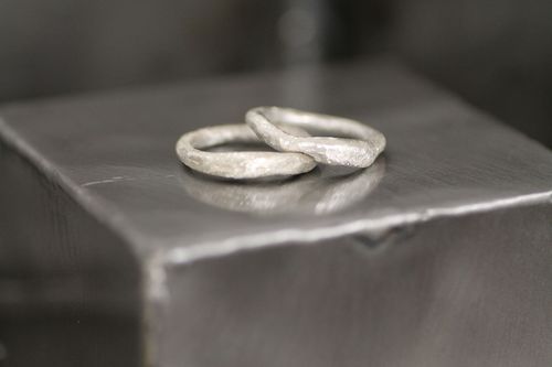 SANDWAVE - Gjuten ring av återvunnet silver