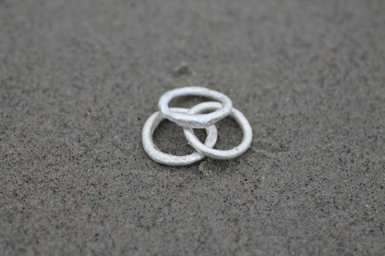 SANDWAVE - Gjuten ring av återvunnet silver