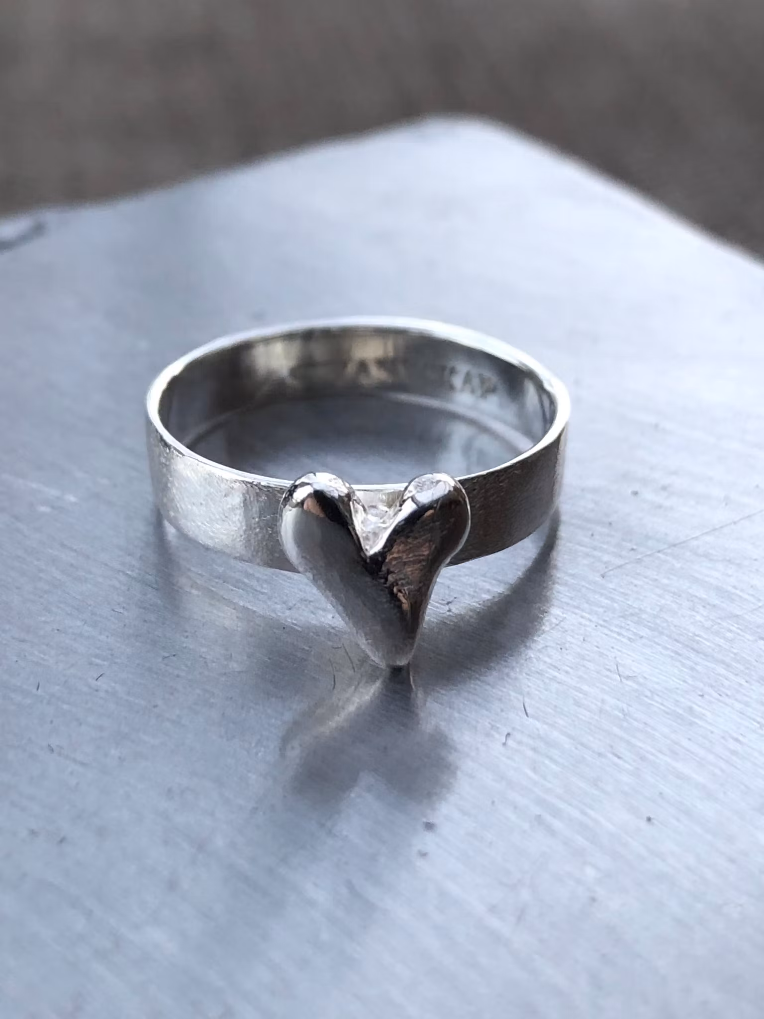 SWEET HEART - Silverring med gjutet hjärta