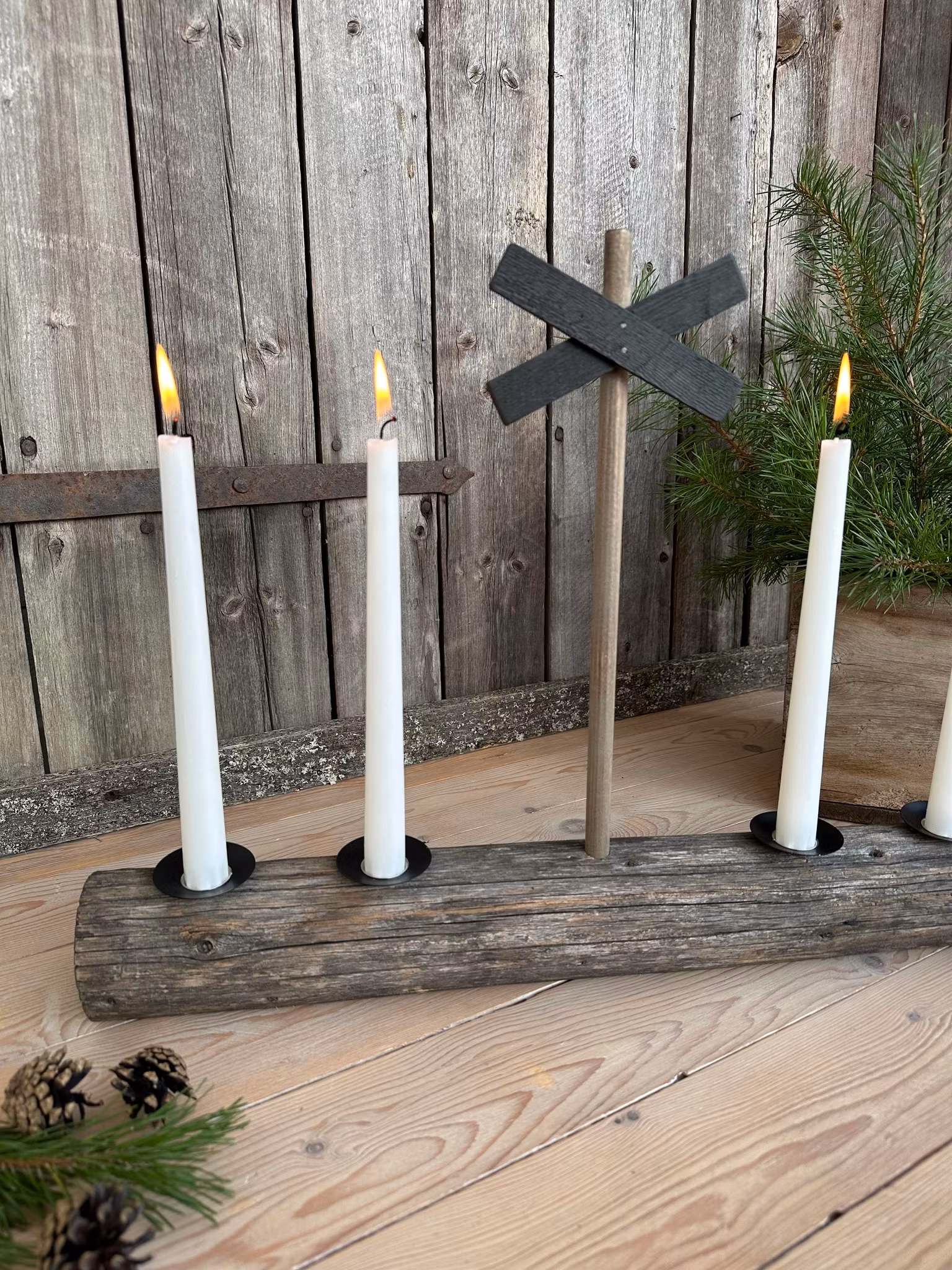 Adventsljusstake Ledkryss Svart