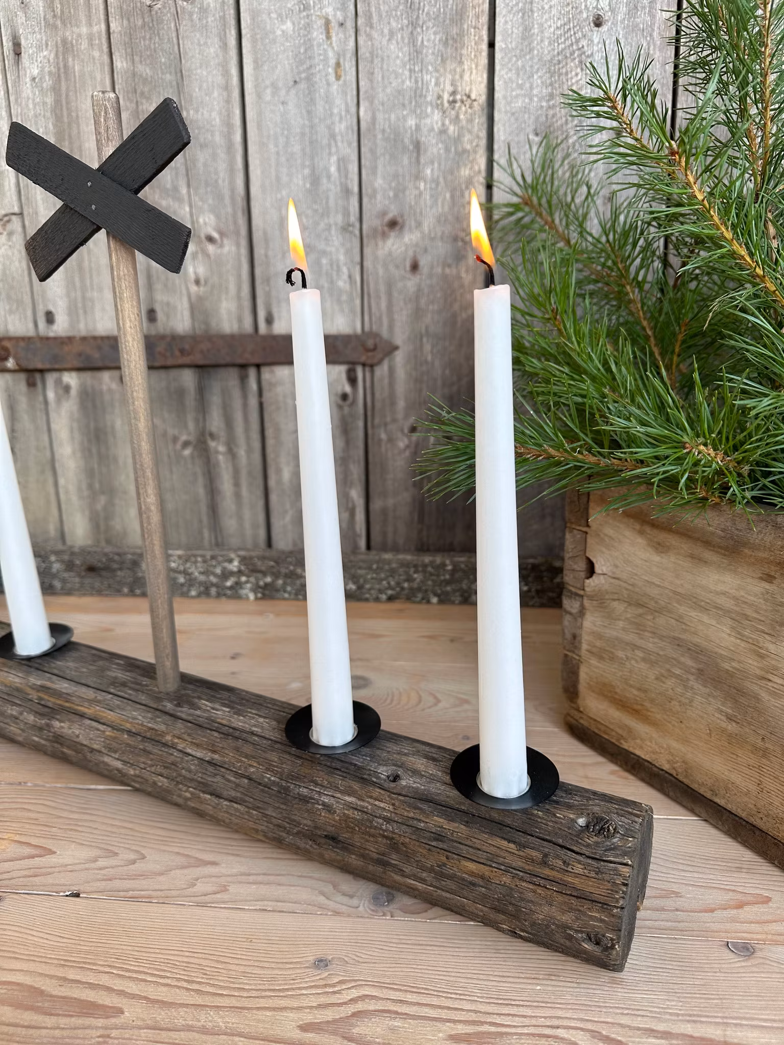 Adventsljusstake Ledkryss Svart