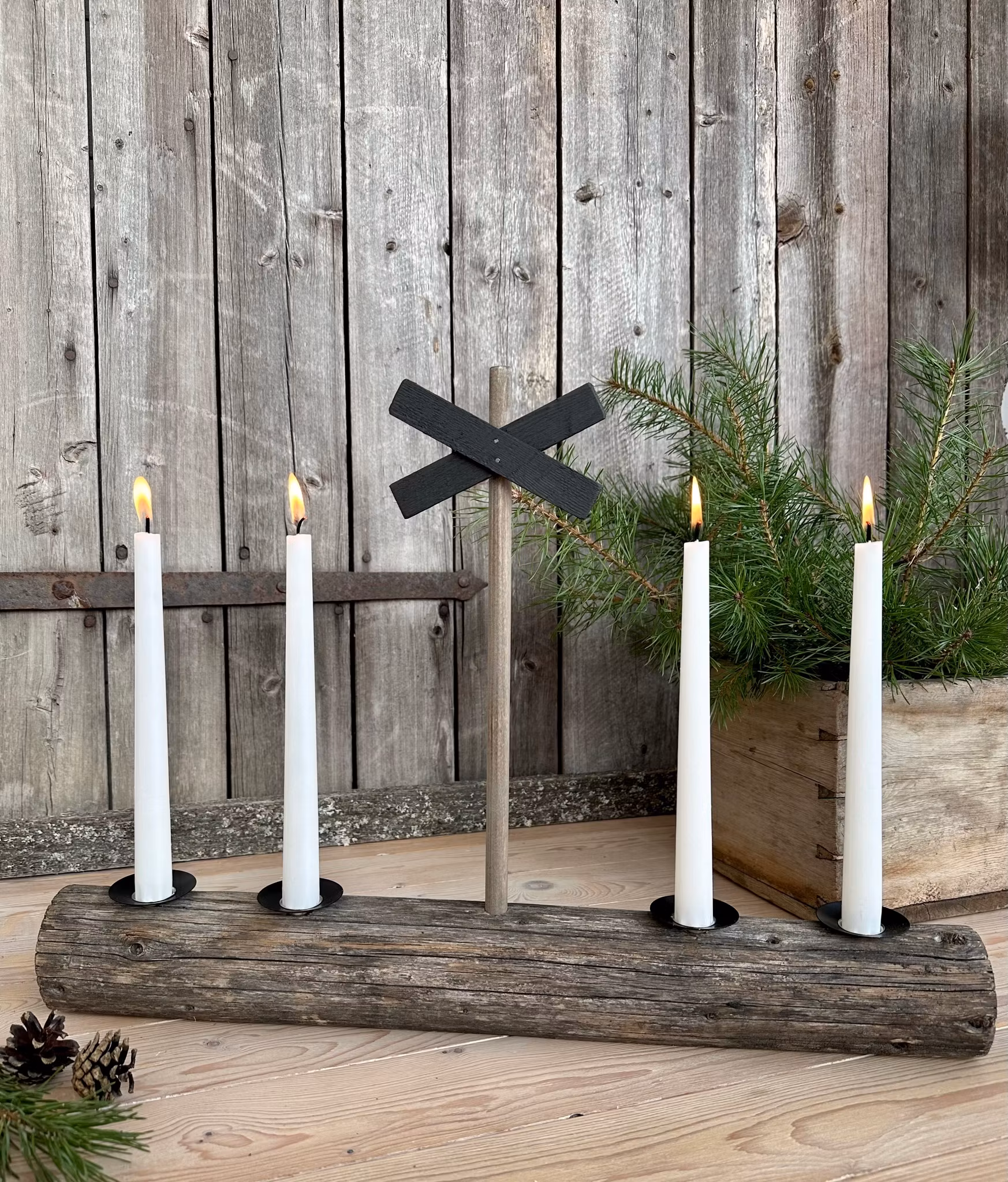 Adventsljusstake Ledkryss Svart