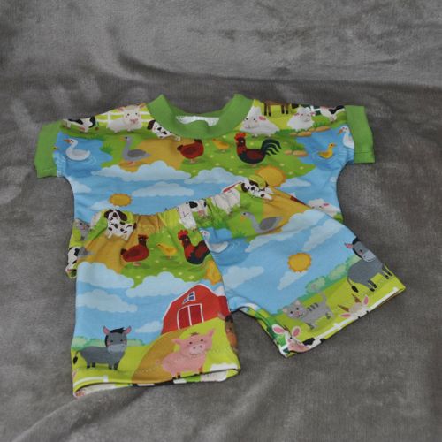 Dock - T-shirt med shorts stl 44-45 cm