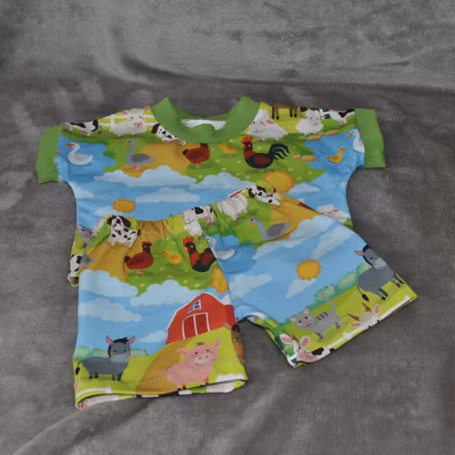Dock - T-shirt med shorts stl 44-45 cm