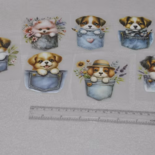 Vinyltryck Hund i jeansficka ca 6-7 x 7-8 cm
