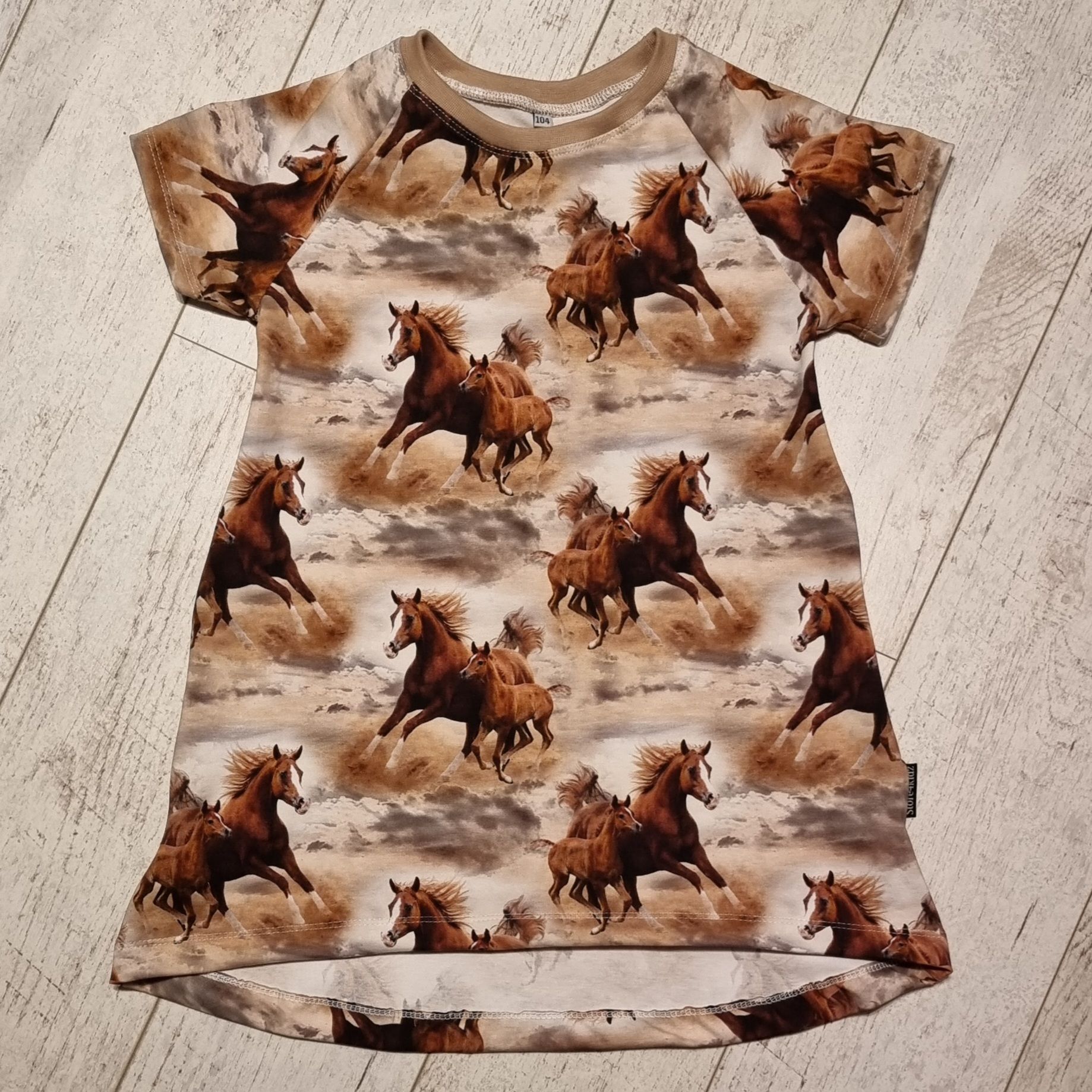 Store4kidz klänning storlek 110