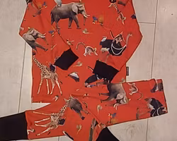 Store4kidz pyjamas storlek 140