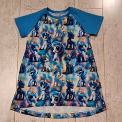 Store4kidz klänning storlek 104