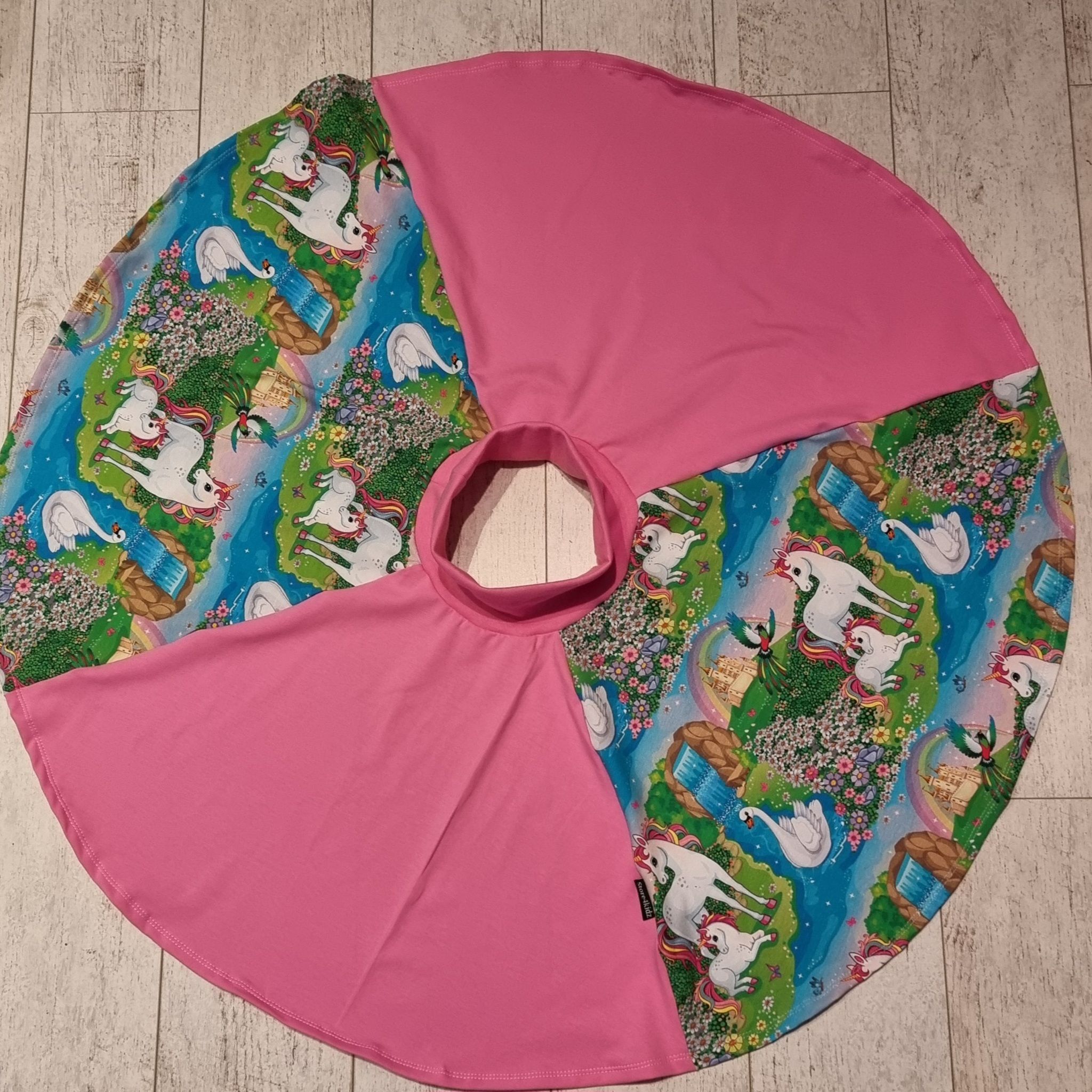Store4kidz set med snurrkjol och t-shirt storlek 110